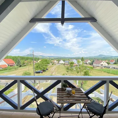 Dandelion Vendeghazak בית נופש