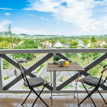 Dandelion Vendeghazak בית נופש *