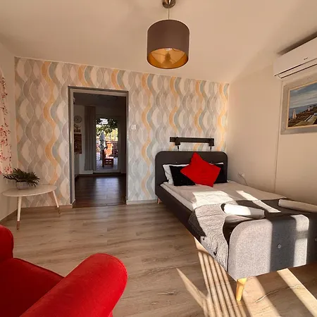 בית נופש Dandelion Vendeghazak Kisapati