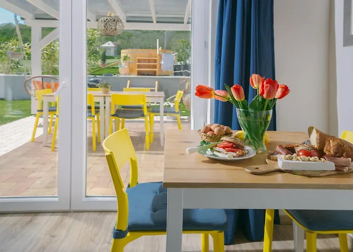 Dandelion Vendeghazak *